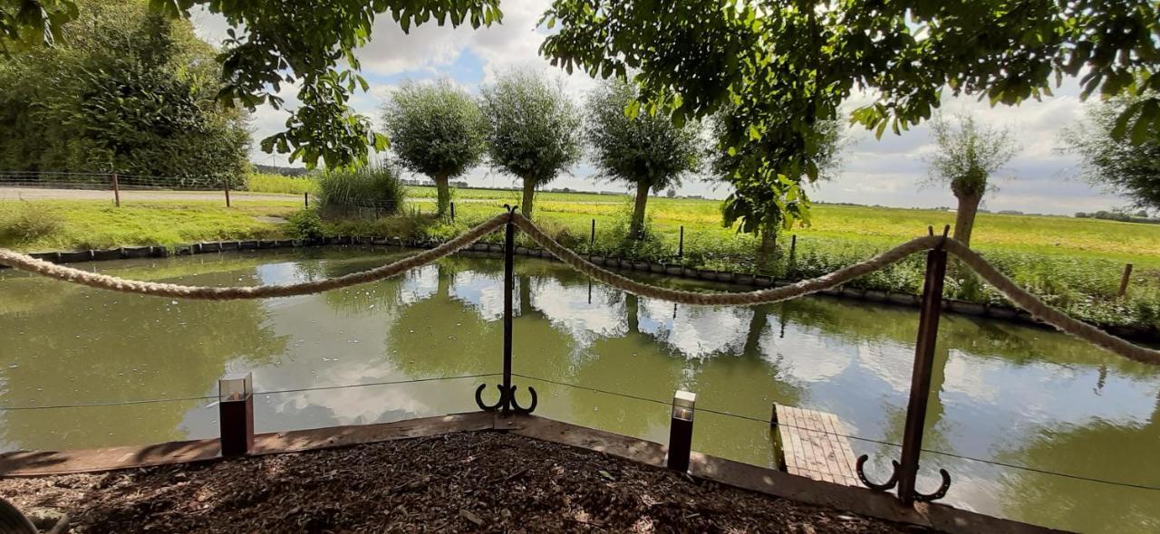 Bed & Breakfast De Kienstee Schoondijke Exterior foto